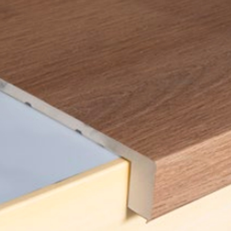 Bande de roulement d'escalier plate en stratifié composite bois-plastique imperméable