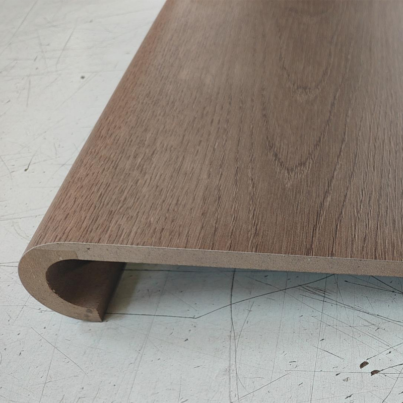Bande de roulement d'escalier Bullnose en stratifié préfini pour la rénovation d'escalier